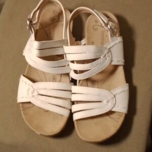 Bare Traps White Janie Classic Summer Sandals Sz 6.5